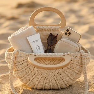 Bolsa de praia Búzios em crochê, formato meia-lua com barra ondulada