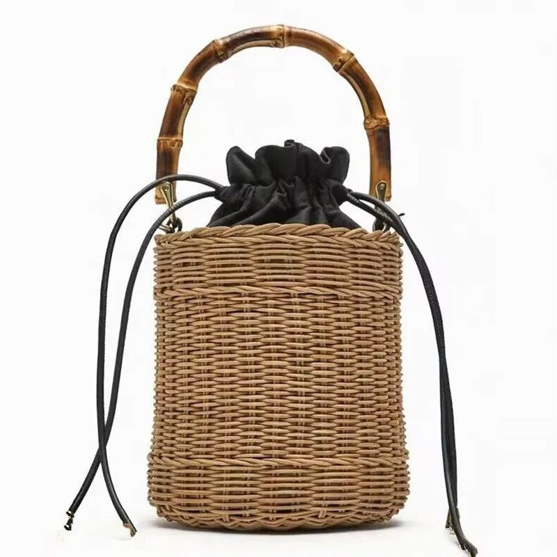 Bolsa de Palha com Alça de Bambu Veneza
