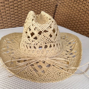 Vista superior do chapéu de praia cowboy com design calado