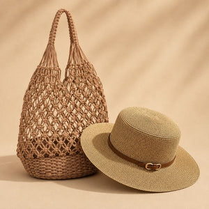 Bolsa de crochê Helena cáqui com Chapéu Panamá Mirella em composição de verão