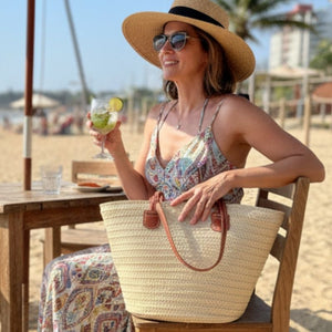 bolsa de palha natural com alca de couro estruturada