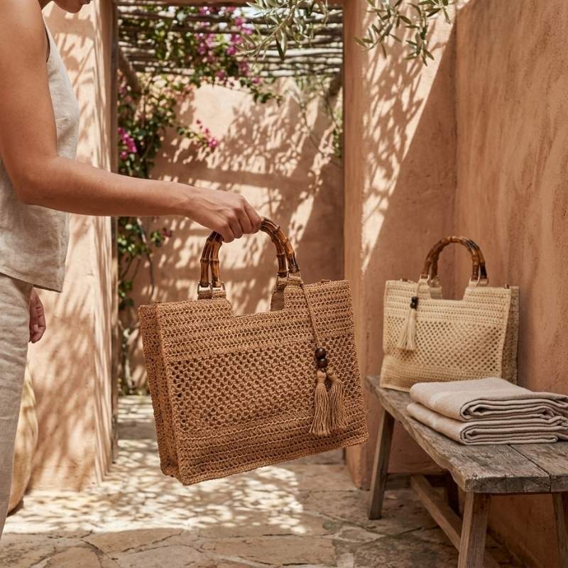 bolsa de palha caqui com alca de couro