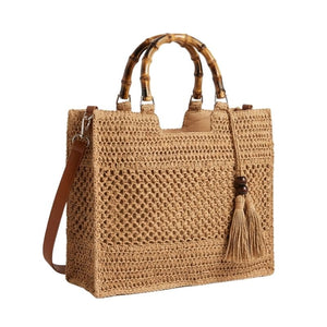bolsa de palha com alca em bambu