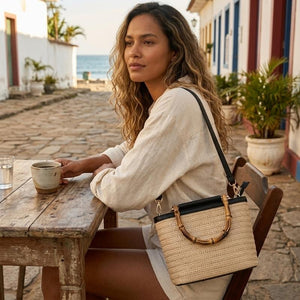 bolsa de palha bege com alca de couro