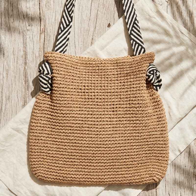 Bolsa de praia palha Mykonos vista frontal — textura diferenciada em relevo