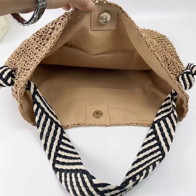Detalhes da Parte Interna da Bolsa de Plaha 