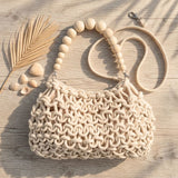 bolsa em croche offwhite com alca em madeira