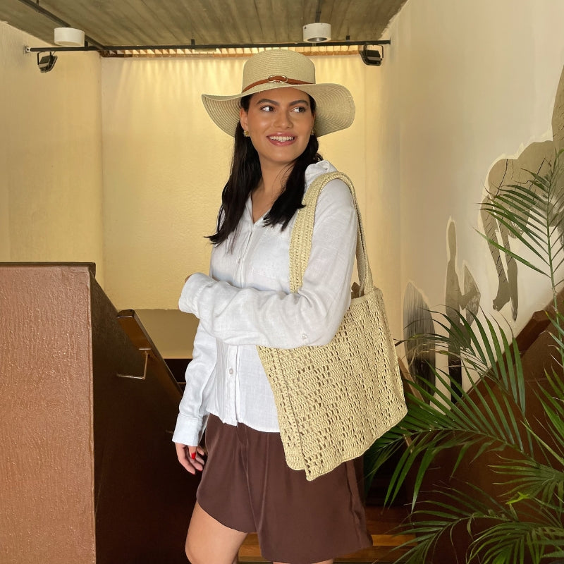 Bolsa de palha Ravena bege — fibra natural suave para looks descontraídos de praia
