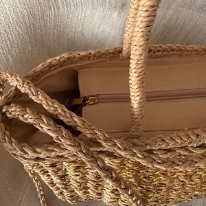 Interior da bolsa de palha Bellisse com forro em algodão