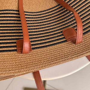 bolsa de palha com alça de couro