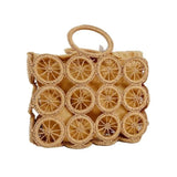 Bolsa de palha trançada Nara formato quadrado vazado cáqui — design geométrico artesanal