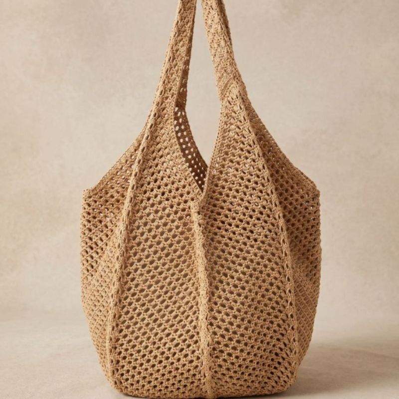 Bolsa de Crochê Venezia Cáqui em fundo neutro