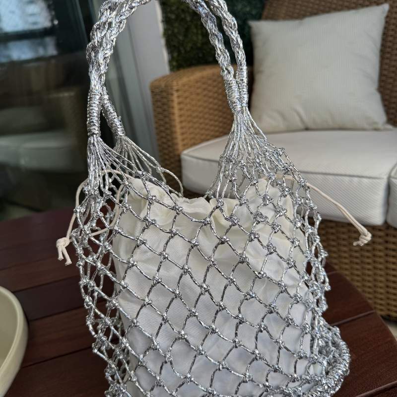 bolsa de praia de palha prateada